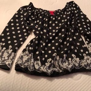 5/$15 💥Sunny Leigh Black and White Top